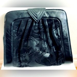 MODE ITALY- HIGH FASHION HANDBAGS - BLACK - VINTAGE 80’s Clutch/Purse -SnapClose